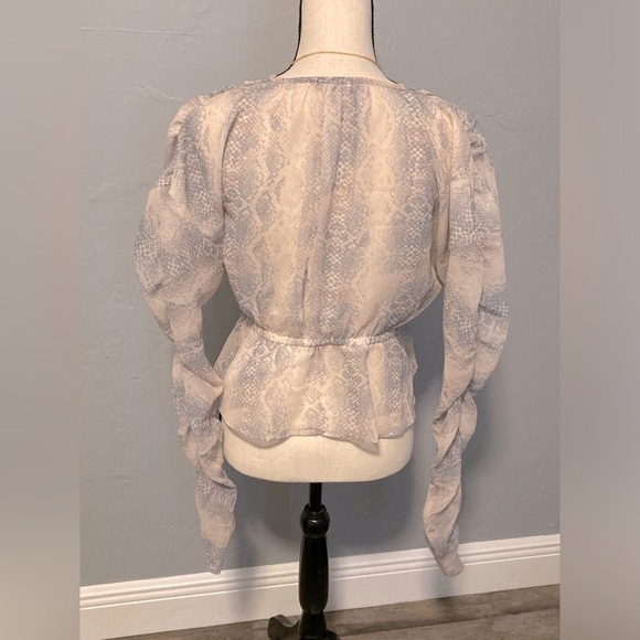 Steven Madden Snake Print V-Neck Top - Picture 6 of 9